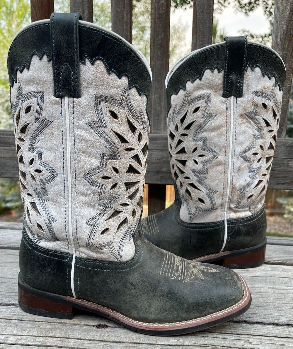 Laredo Dolly Women’s 8M Leather Western Cowboy Boots